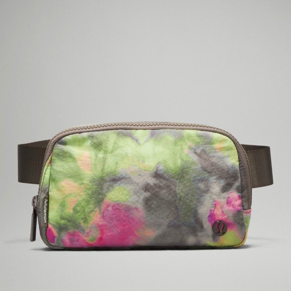 LULULEMON EVERYWHERE BELT BAG IN HYPER DYE MULTI/ROVER